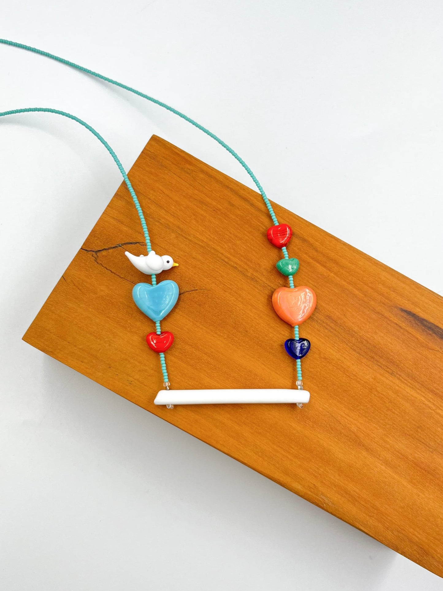 Colar Passarinho no Balanço