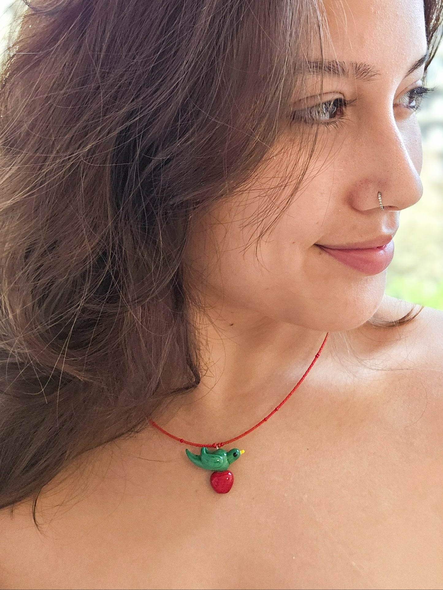 Colar Passarinho - vermelho e verde